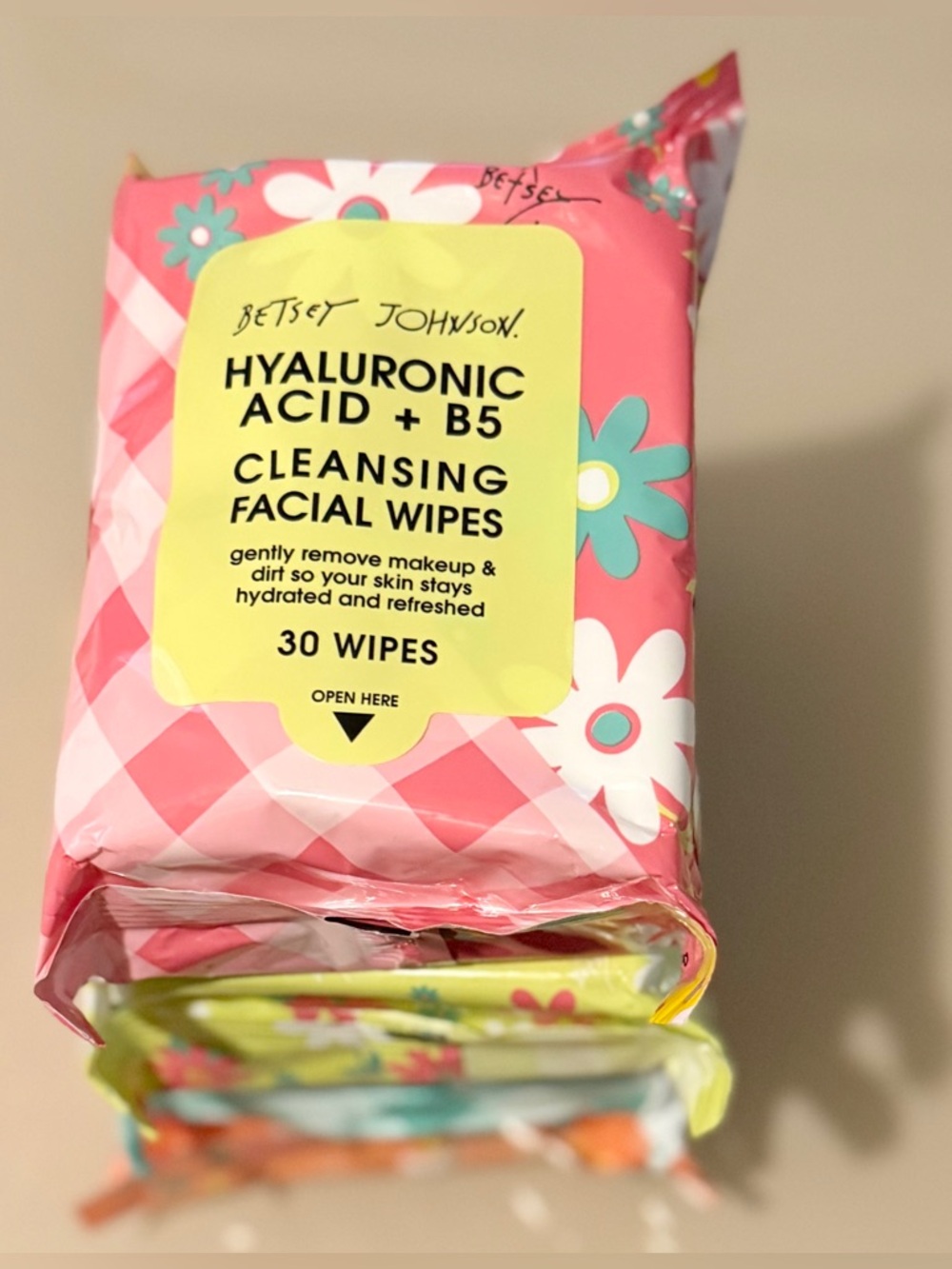 Betsey Johnson Orange Floral 4-Pack Cleansing Facial Wipes - Picture 3 of 3